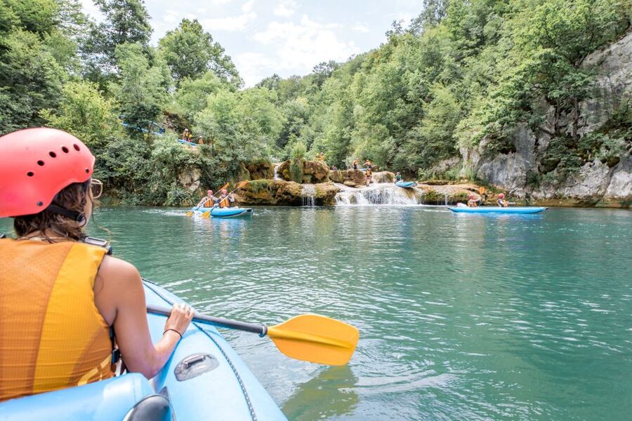 From Slunj: Mrežnica Canyon Kayaking Tour - Starting in Primišlje with a clear safety briefing
