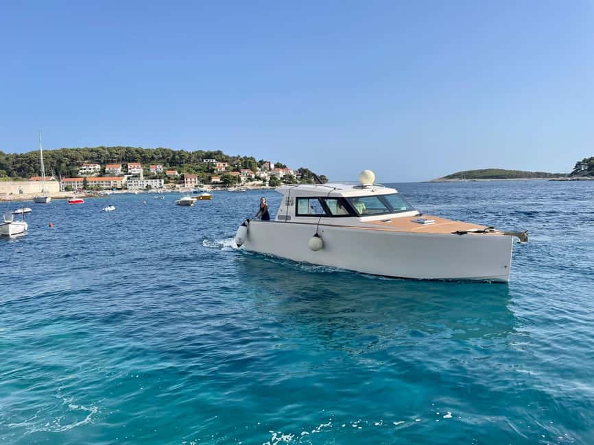 From Split: 5 Islands and Blue Cave Boat Tour - Stiniva Bay and the limits of a photo stop