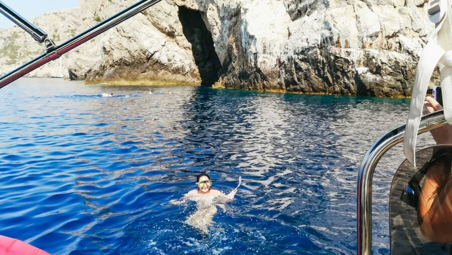 From Split: Blue Cave & 5 Islands with Vis & Hvar Boat Tour - What to bring from Split
