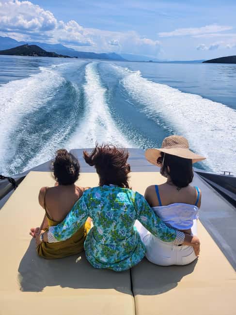 From Split: Blue Cave, Hvar, Mamma Mia, 5 Islands boat Tour - Stiniva Cove, admired from the water