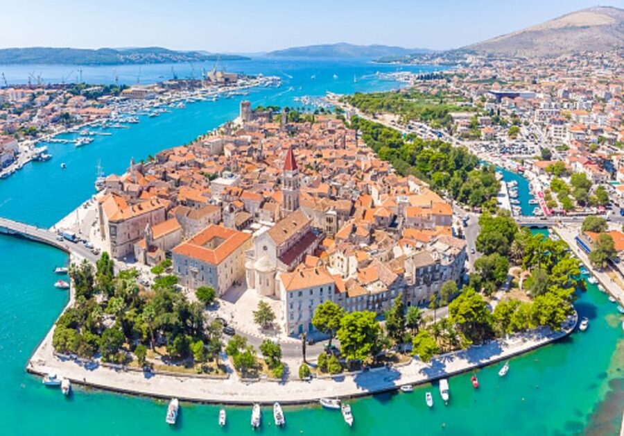 From Split: Blue Lagoon, Šolta, and Trogir Speedboat Tour - Why this half-day boat trip works well from Split