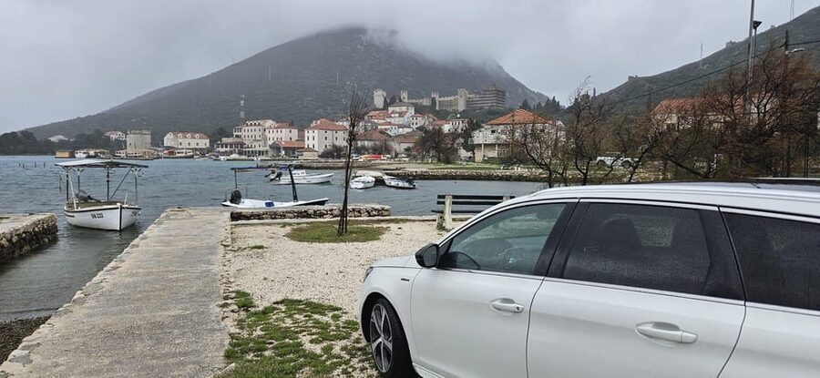 From Split: Dubrovnik Day Trip incl. Stop in Ston - Across the vineyards and olive groves of Pelješac