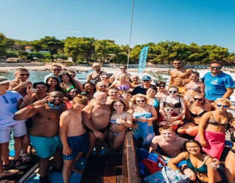 From Split: Islands & Blue Lagoon Cruise with Lunch & Drinks - Lunch while the boat heads toward the Blue Lagoon