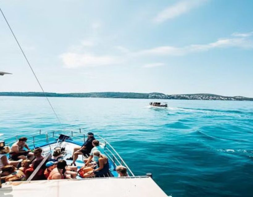 From Split: Islands & Blue Lagoon Cruise with Lunch & Drinks - The return to Split can be flexible
