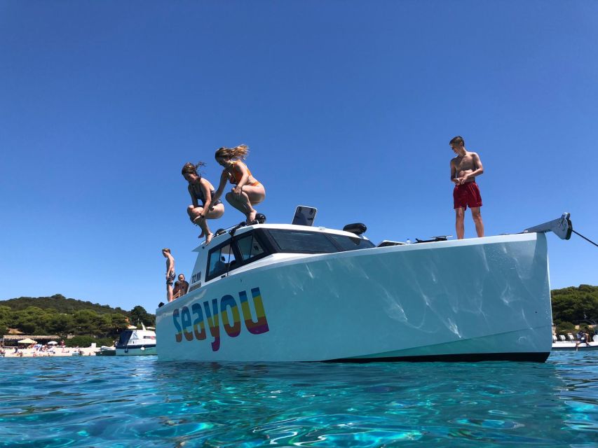 From Split: Luxury Cabin Boat Tour to The Blue Cave and Hvar - Coffee and a Short Visit in Komiza