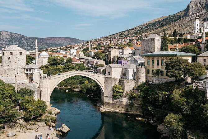 From Split: Mostar and Kravice Waterfalls Tour - The 7:00 a.m. start and the road into Bosnia and Herzegovina