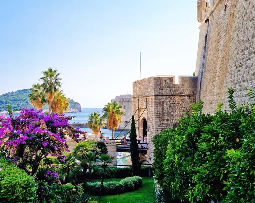 From Split/Trogir: Dubrovnik Guided Tour with a Stop in Ston - Entering Dubrovnik through the Stradun