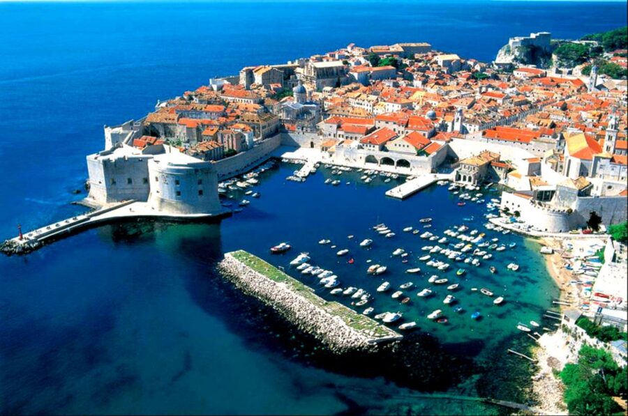 From Split/Trogir: Dubrovnik Guided Tour with a Stop in Ston - Four free hours, used with a little planning