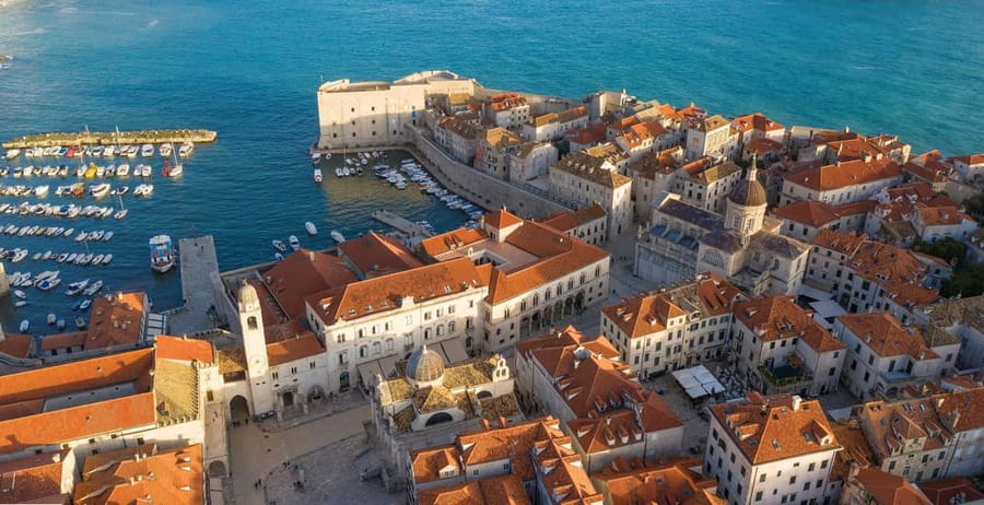 From Split/Trogir: Dubrovnik Guided Tour with a Stop in Ston - Who will get the most from this tour