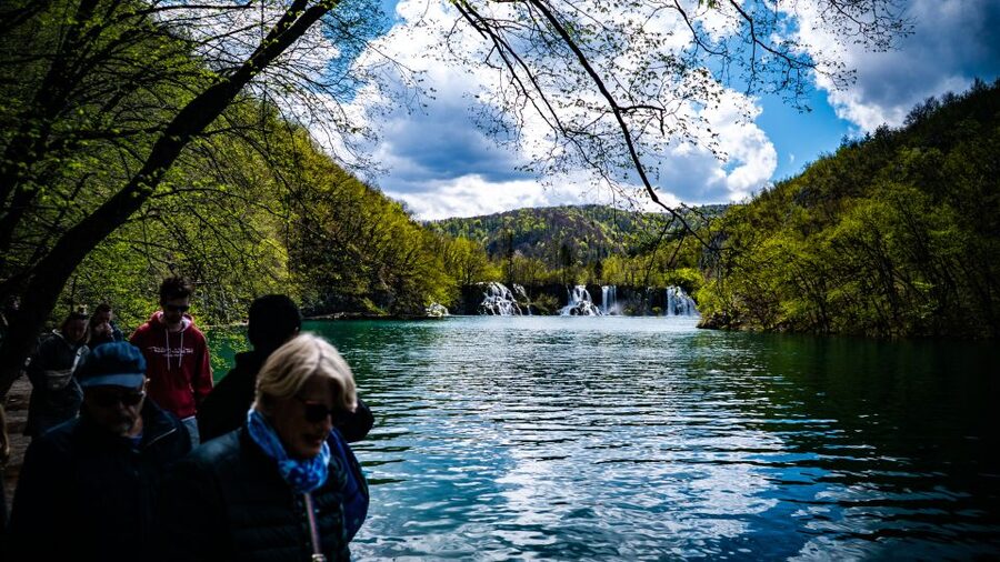 From Split/Trogir/Omiš: Plitvice Lakes Guided Group Tour - What the guides add to the day