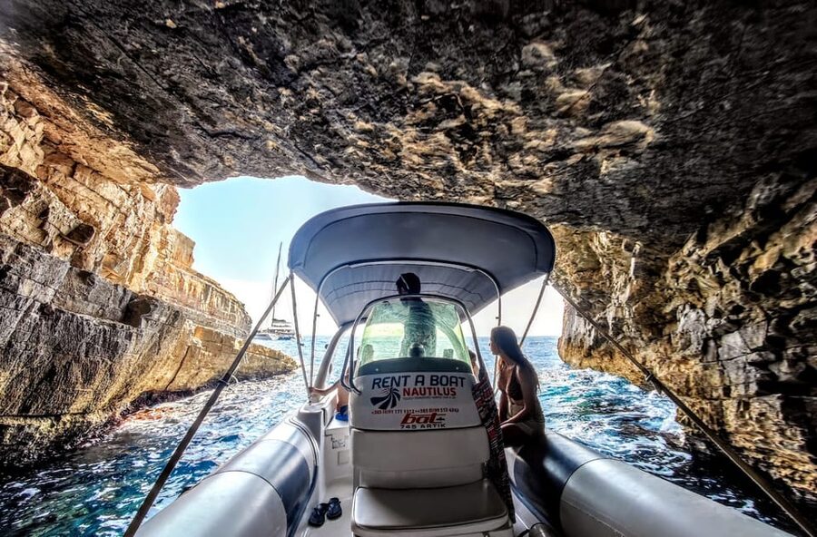 From Vis: Speedboat tour - Vis, Biševo & Blue Cave (shared) - The boats and the ride
