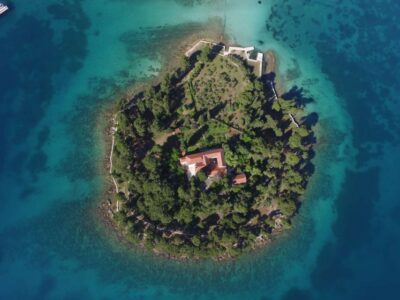 From Zadar: Island-Hopping Speedboat Tour with Drinks