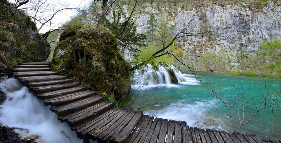 From Zadar: Plitvice Lakes Day Tour - Collecting your Plitvice ticket at the entrance