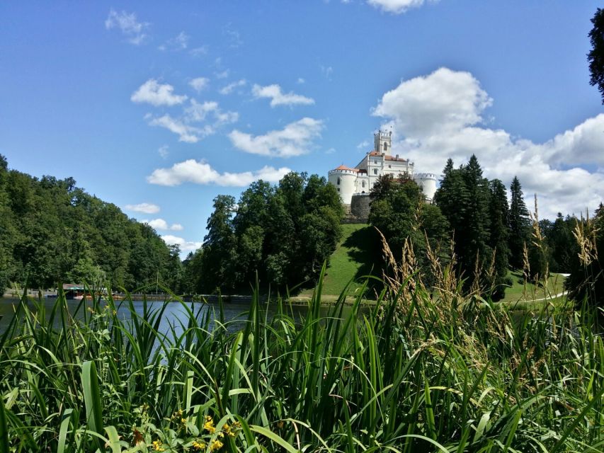 From Zagreb: Fairytale Castle & Wine Tasting & Lunch - The drive is part of the attraction