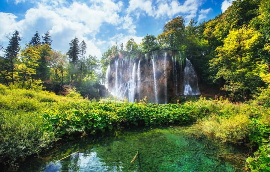 From Zagreb: Plitvice Lakes National Park Tour with Tickets - Boats, trains, and the seasonal difference
