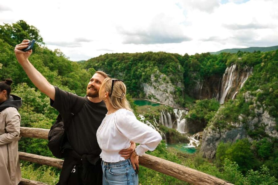 From Zagreb: Plitvice Lakes National Park Tour with Tickets - A guide-led day instead of a DIY outing