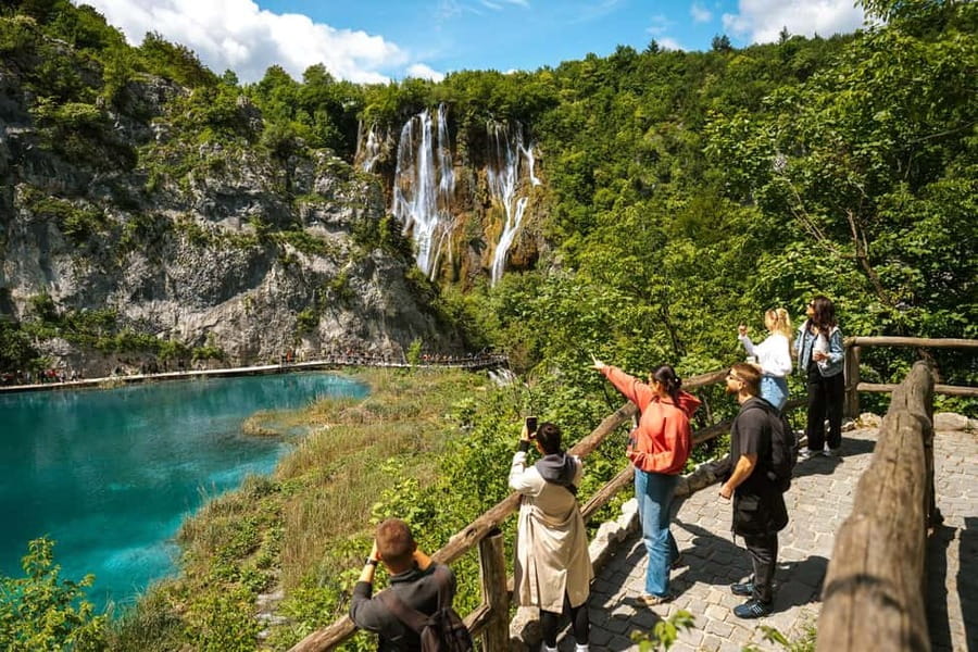 From Zagreb: Plitvice Lakes National Park Tour with Tickets - Entering Plitvice Lakes National Park