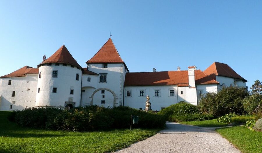 From Zagreb: Prehistoric and Medieval Croatia Tour - Varaždin’s streets and St. Grgur’s toe