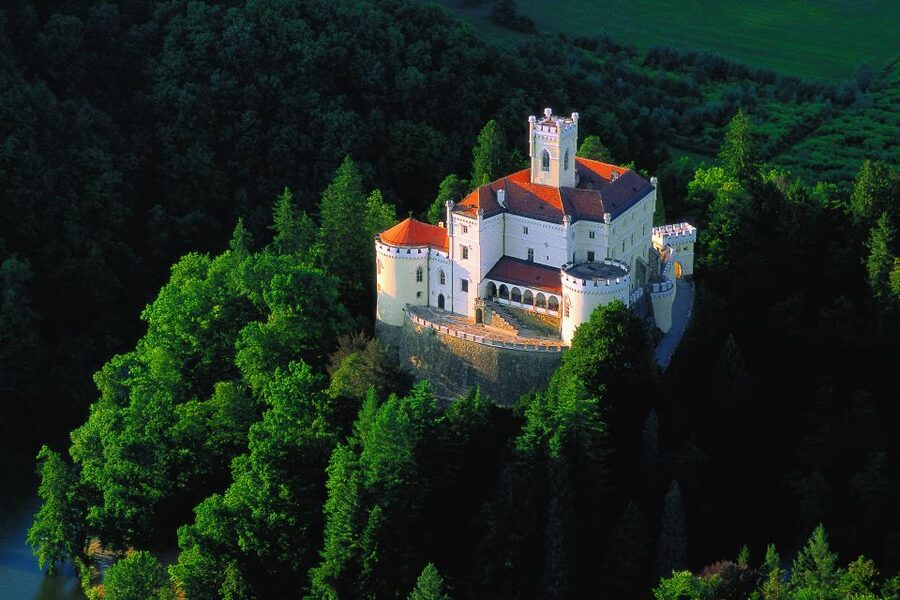 From Zagreb: Prehistoric and Medieval Croatia Tour - Krapina and the Neanderthal story