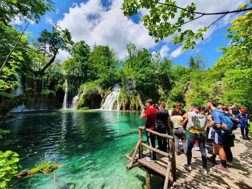 From Zagreb: Rastoke and Plitvice lakes Guided Day Trip - What the seasons change at Plitvice