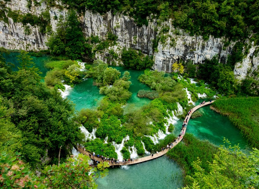 From Zagreb to Plitvice Lakes and Rastoke - Private day tour - Leaving Zagreb for Karlovac County