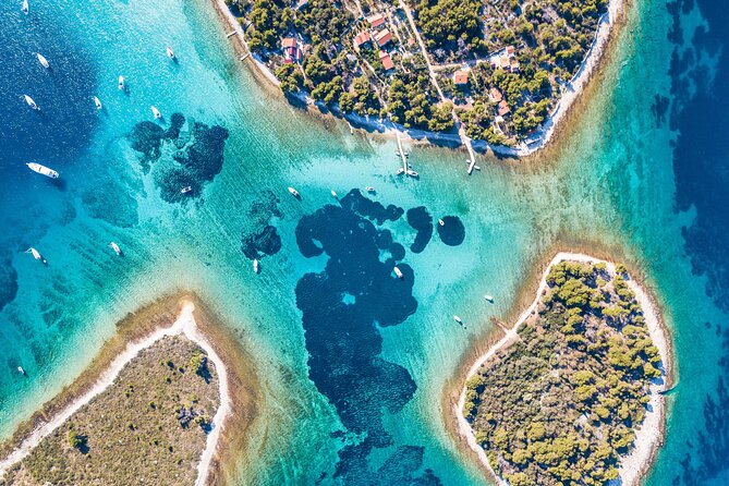 Full Day Boat Tour, Blue Lagoon and Šolta with lunch&drinks - A full day from Stobreč, not central Split