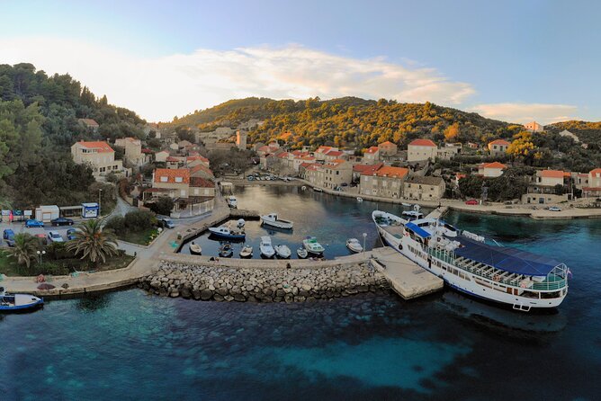 Full Day Kayaking and Snorkeling to Green Cave with GoPro photos - Lunch and a break in Šuđurađ