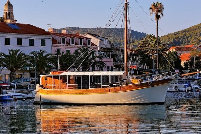 Gastro Cruise | Cruise around Dubrovnik Old Town with Lunch - Lunch with grilled fish and local starters