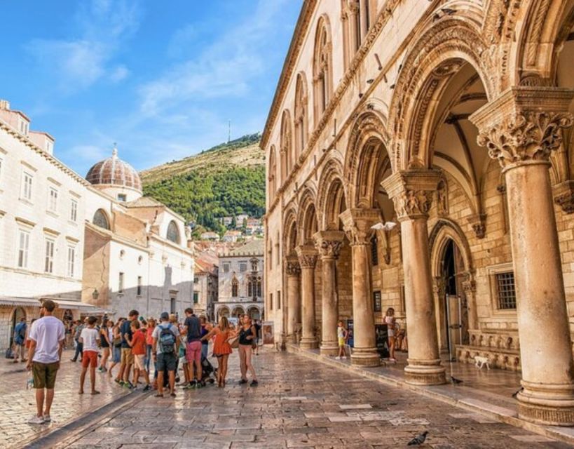 Group tour: Dubrovnik Walking Tour (1h duration, 9:30am, 6pm - What the Guide Adds to the Experience