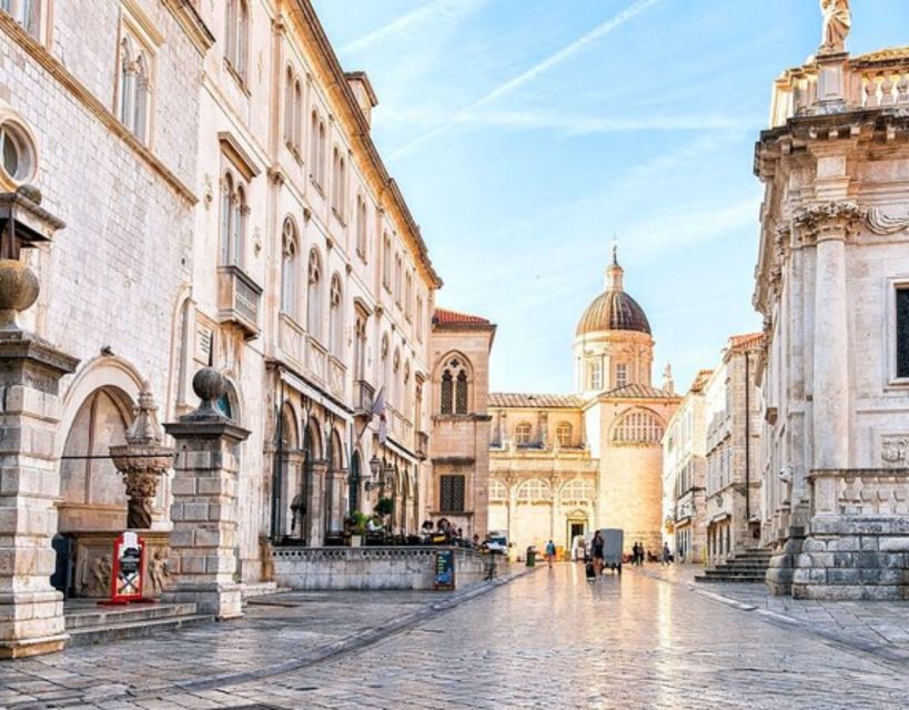 Group tour: Dubrovnik Walking Tour (1h duration, 9:30am, 6pm - The Franciscan Monastery: A Strong First Landmark