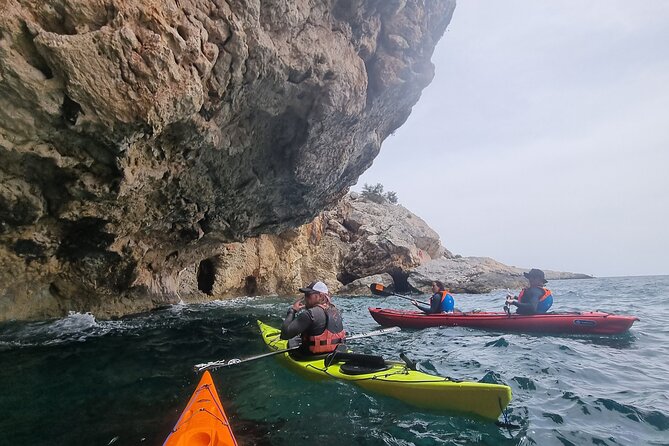 Half-day kayak tour from Hvar town - Leaving Hvar for the Pakleni islands