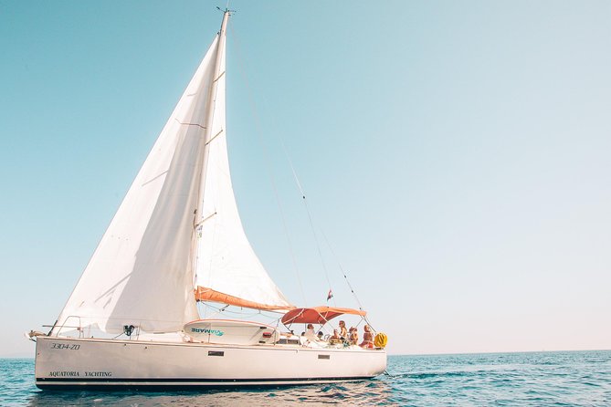 Half Day Sailing on a comfort yacht around Hvar and Pakleni islands- small group - The comfort yacht question