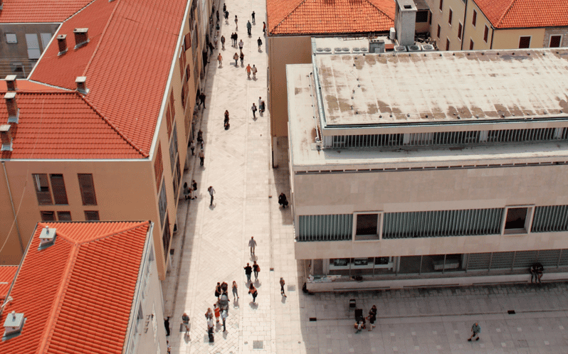 History Walking Group Tour in Old Center of Zadar - St. Donatus Church and the shape of medieval Zadar