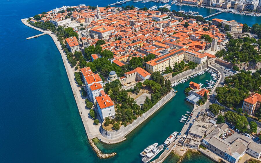 History Walking Group Tour in Old Center of Zadar - Captain Tower and St. Anastasia’s Cathedral