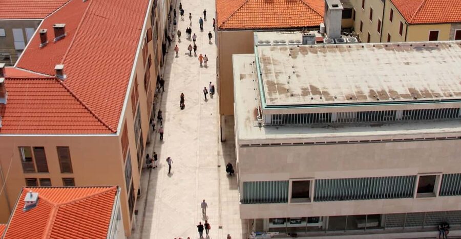History Walking Group Tour in Old Center of Zadar - Pace, group expectations, and practical planning