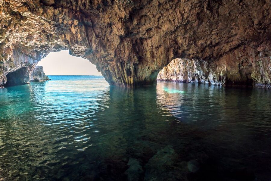 Hvar:Blue & Grenn Cave and Vis Island Private Speedboat Tour - How Joško affects the experience
