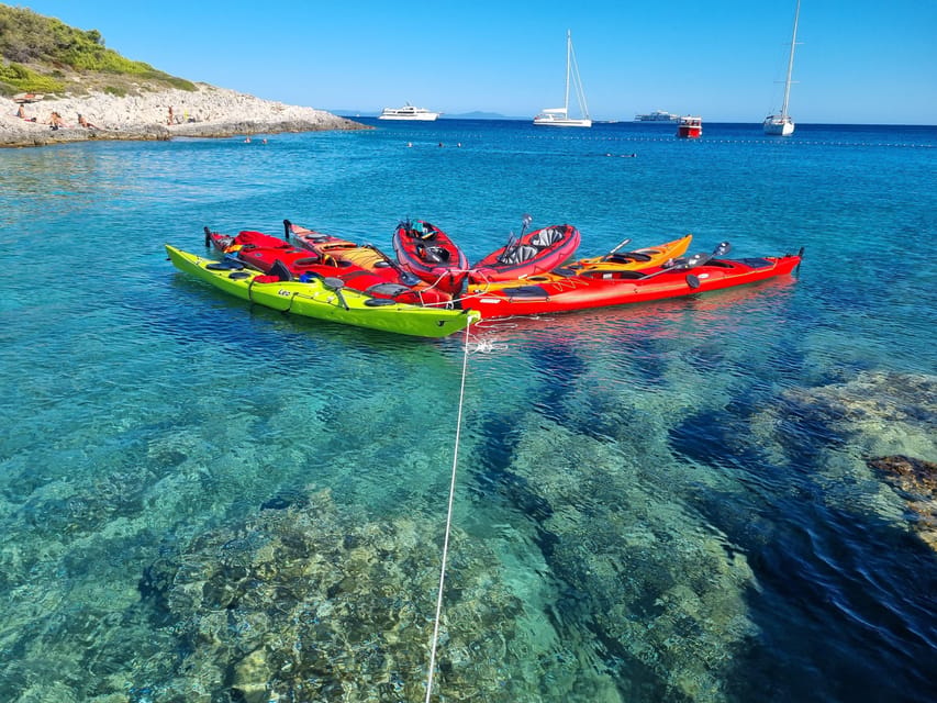 Hvar: Half day kayak tour to Pakleni islands - The first 40 minutes: paddling toward the Pakleni Islands