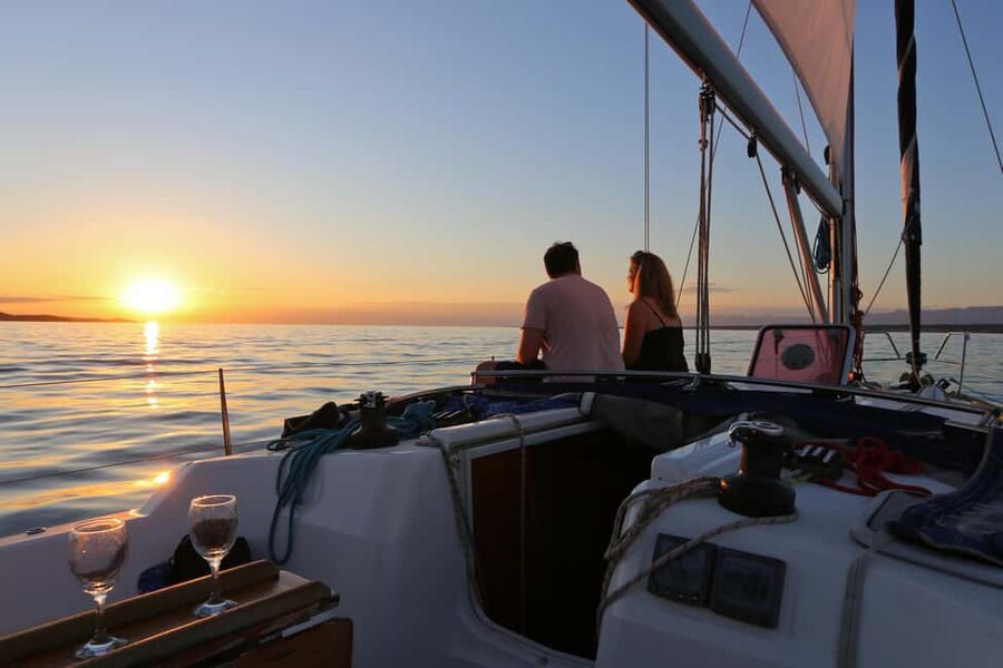 Hvar: Romantic Sunset Sailing Experience On A Comfort Yacht - Who should choose shared sailing?