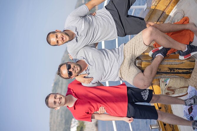 Island Hopping & City Walls Cruise with Food and Open Bar - What the crew adds to the day