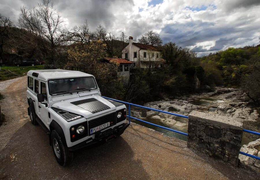 Istria: Land Rover Off-Road Adventure with Tastings - A rough-road introduction to Istria