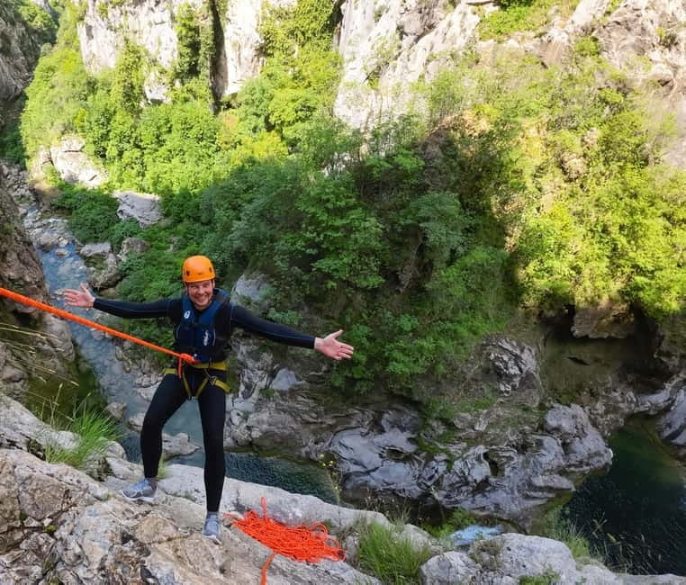Iz Omisa/Zadvarija: Extremni Canyoning na rijeci Cetini - From Omiš to the Cetina canyon