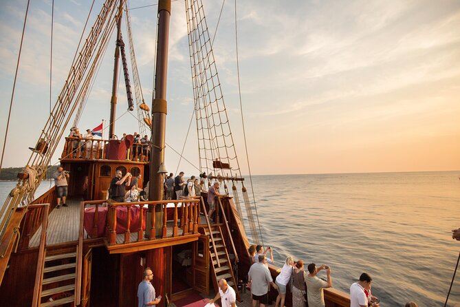 Karaka - The Best Dubrovnik Sunset Cruise (adults only) - Sunset from the Adriatic