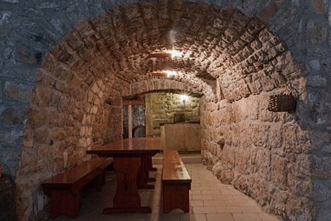 Konavle wine tasting tour from Dubrovnik with 2 vinery's - What the guides add to the day
