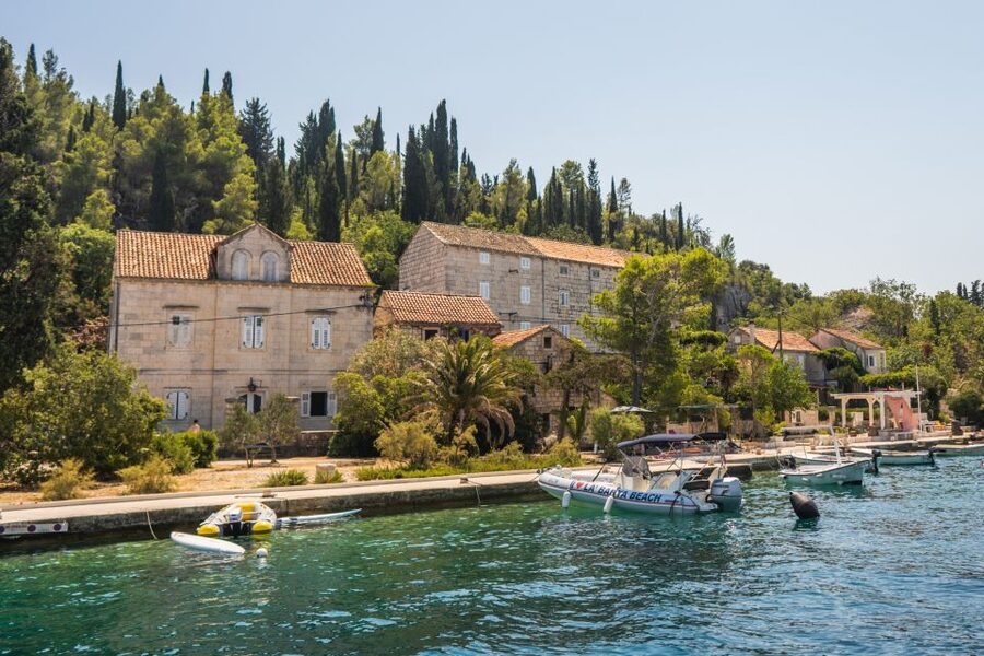 Korčula 3 ISLAND CATAMARAN TOUR Badija - Vrnik - Stupe - Vrnik: old quarries and a quieter island mood