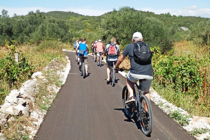 Korcula Bike & Wine Tour | Wine Tasting in Lumbarda - Meeting in Korcula Town and getting set up