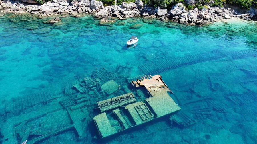 Korčula Snorkeling&Swimming, Shipwreck & More, Private Tour - The Blue Lagoon at Stupe and Majsan