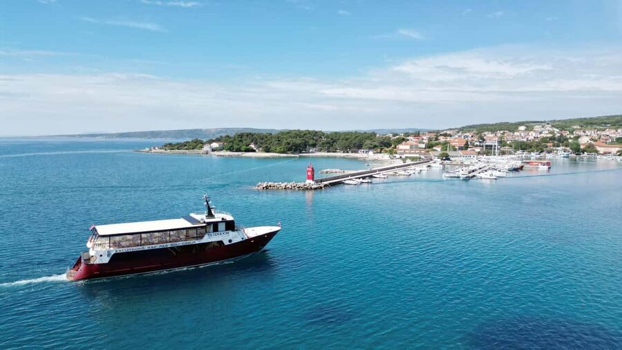 Krk:Rab & Pag Boat Trip with Swimming & City Tour with lunch - Lunch on the open deck