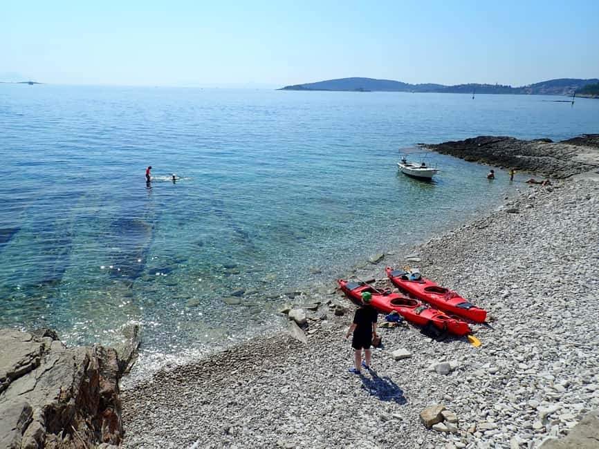 Lumbarda - Sunset Kayak Tour with a Picnic - Wine and Sweets - Quarry history on a small island