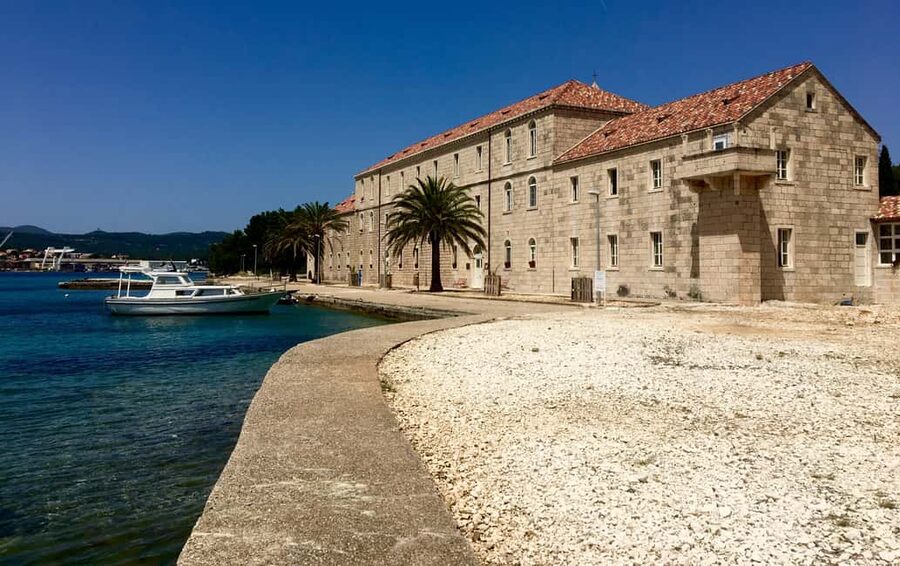 Lumbarda - Sunset Kayak Tour with a Picnic - Wine and Sweets - Is $81 a fair price?