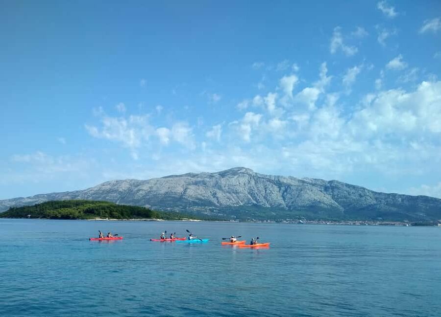 Lumbarda - Sunset Kayak Tour with a Picnic - Wine and Sweets - Your first 20 minutes on the sea
